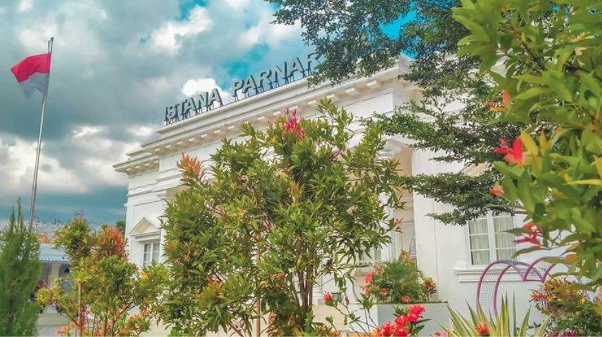 Istana Parnaraya.