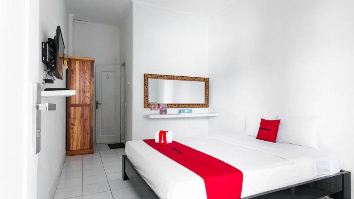 Iustrasi tipe kamar yang ada di RedDoorz near Grojogan Sewu Tawangmangu