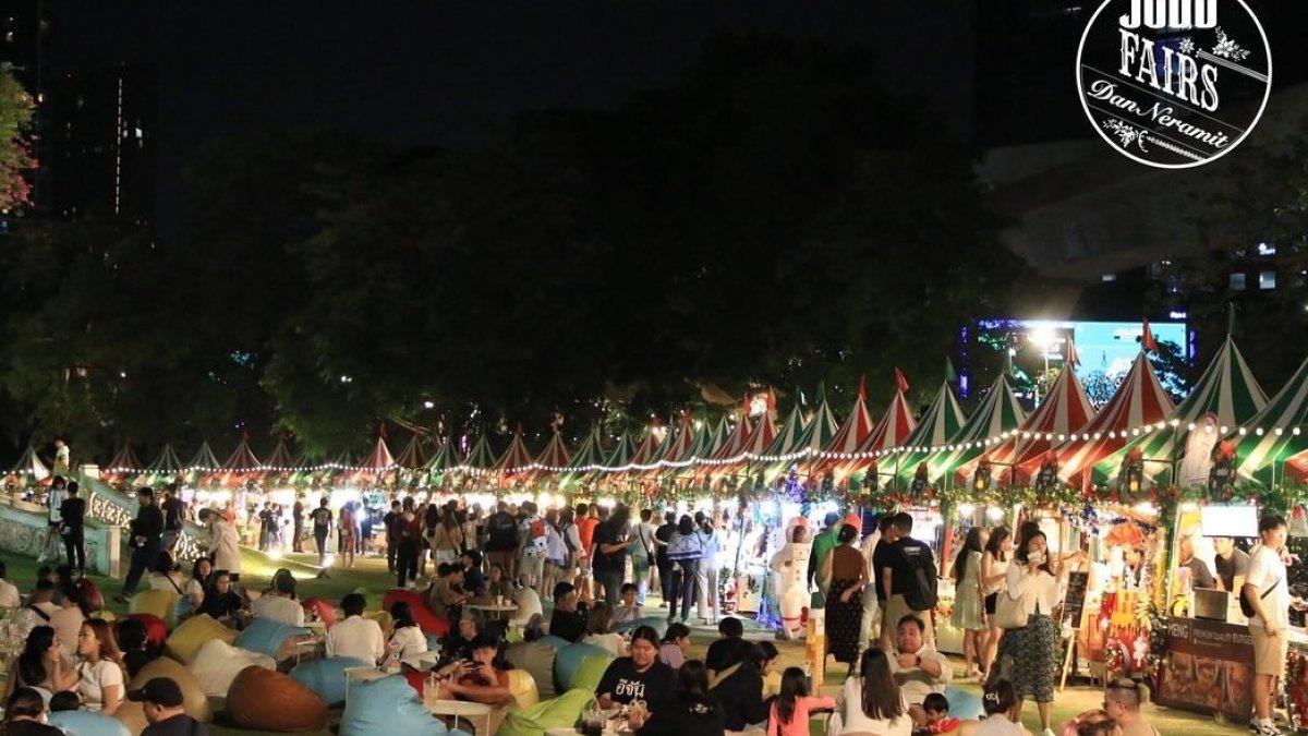 JODD FAIRS DanNramit, satu pasar Natal di Bangkok Thailand buat belanja oleh-oleh.