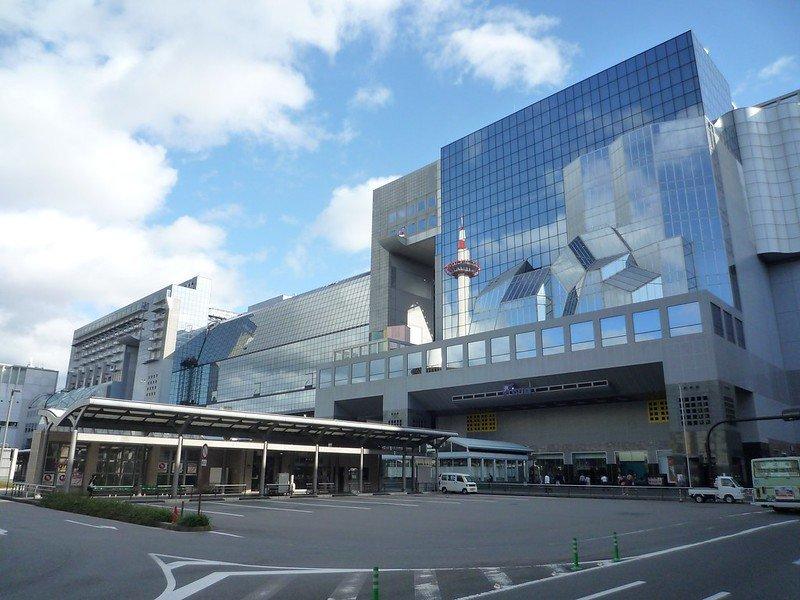 JR Kyoto Isetan, satu tempat belanja terbaik di Kyoto Jepang.