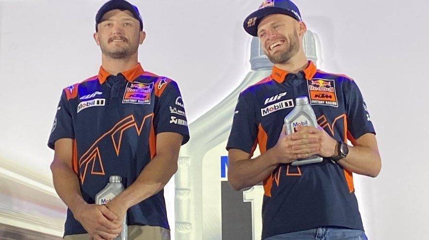 Jack Miller dan Brad Binder dari Tim MotoGP Red Bull KTM Factory Racing saat jumpa fans di Jakarta, keduanya kebingungan saat dengar istilah sunmori.