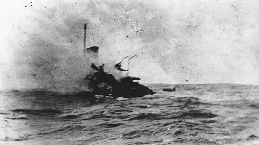 Kapal Amerika, Jacob Jones tenggelam di lepas pantai Inggris pada bulan Desember 1917 setelah ditorpedo oleh kapal selam Jerman, U-boat.