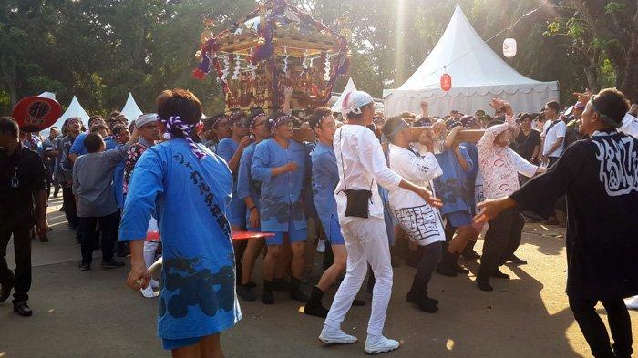 Perayaan 60 tahun hubungan diplomatik Indonesia dan Jepang dimeriahkan dalam acara Jak Japan Matsuri 2018 yang dilaksanakan di Plaza Tenggara GBK, Senayan, Jakarta Selatan.