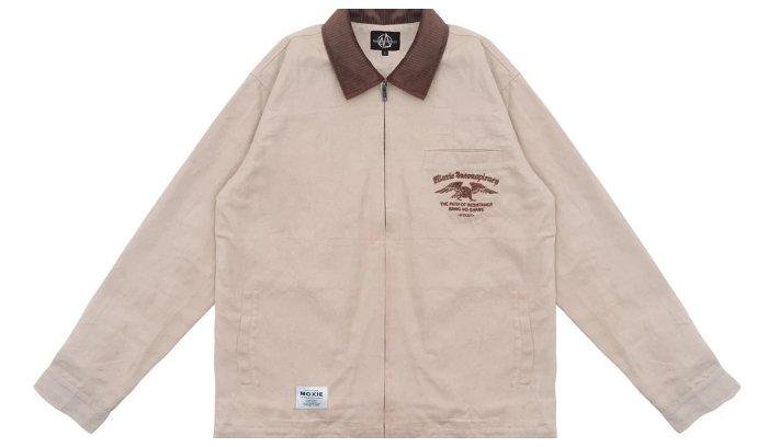 Jaket terbaik untuk liburan, produk dari Moxie Harrington