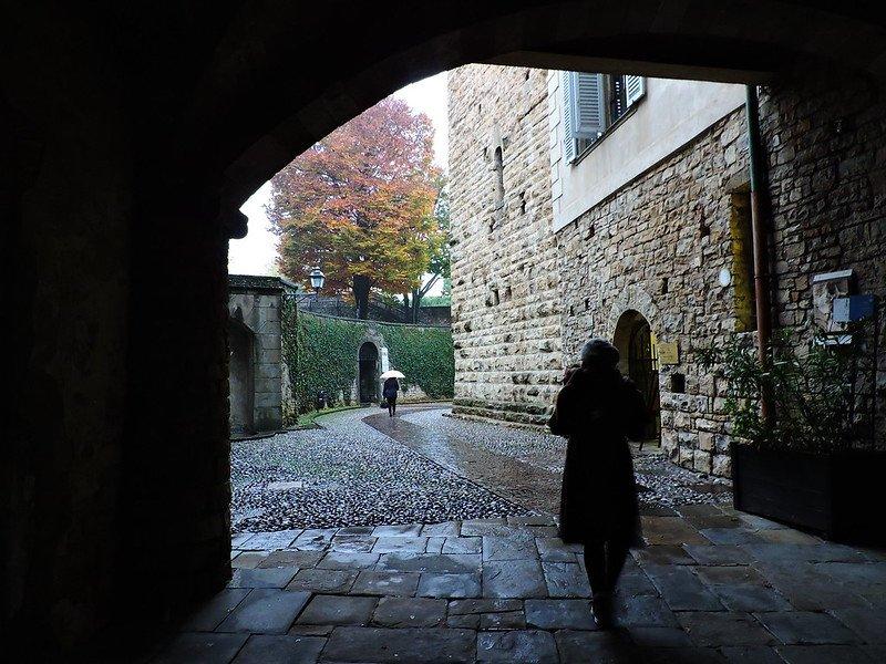 Jalanan di Bergamo Alta, Italia