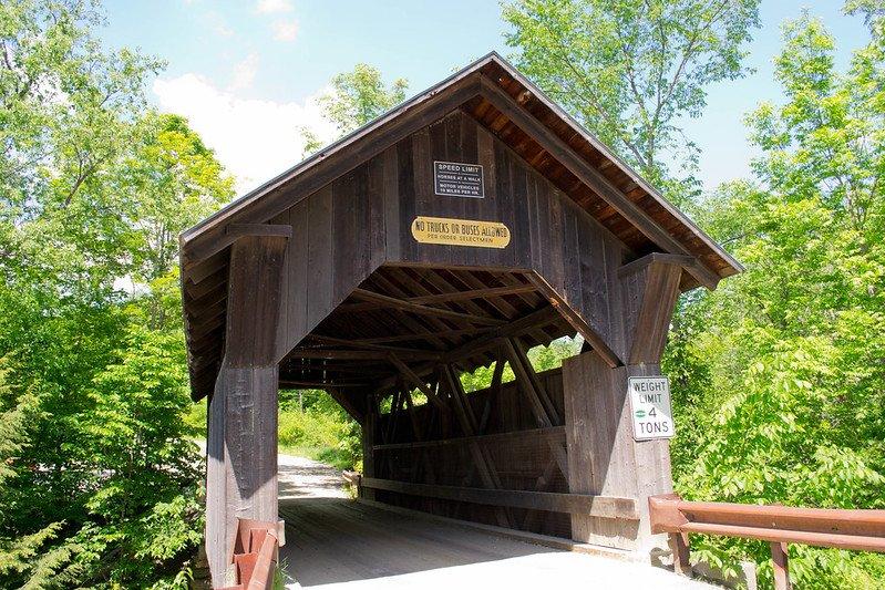 Jembatan Emily, satu tempat wisata paling seram dan menakutkan di Amerika Serikat.