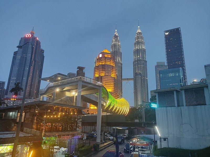 Jembatan Saloma Link, satu tempat wisata gratis di Kuala Lumpur Malaysia.