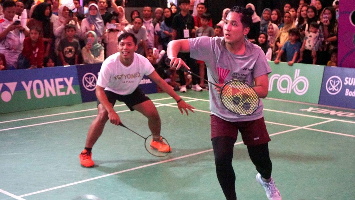 Jirayut dan Bagas ikut memeriahkan Aeon Mall Indonesia Badminton Cup 2024 di Aeon Mall Deltamas