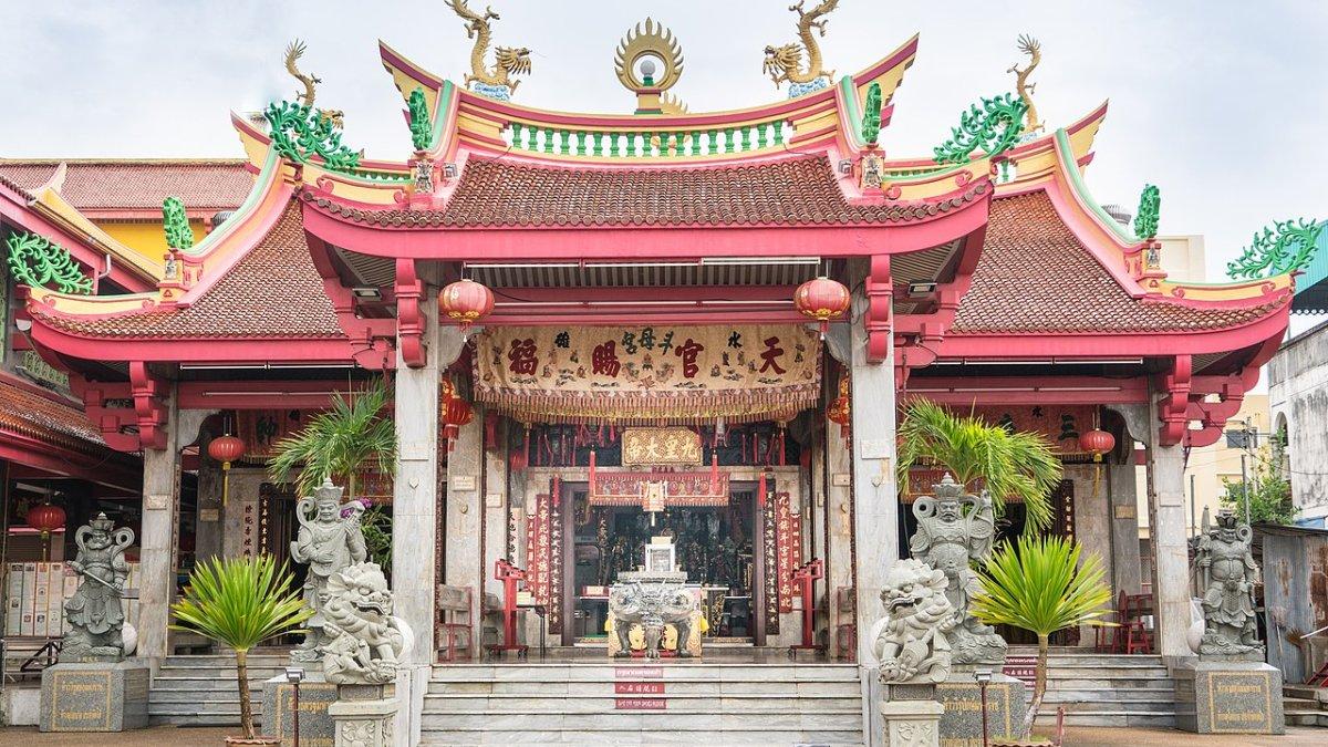 Jui Tui Shrine, satu kuil Tiongkok di Thailand.