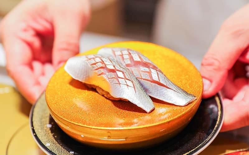 Kaitensushi Ginza Onodera, satu restoran terbaik di Tokyo Jepang yang bisa kamu kunjungi tanpa reservasi.