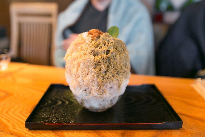 Kakigori, satu makanan khas musim panas yang wajib kamu coba saat liburan ke Jepang.