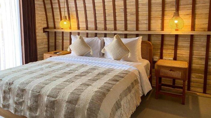 Kamar penginapan di Ratan Hotel Uluwatu, Bali.