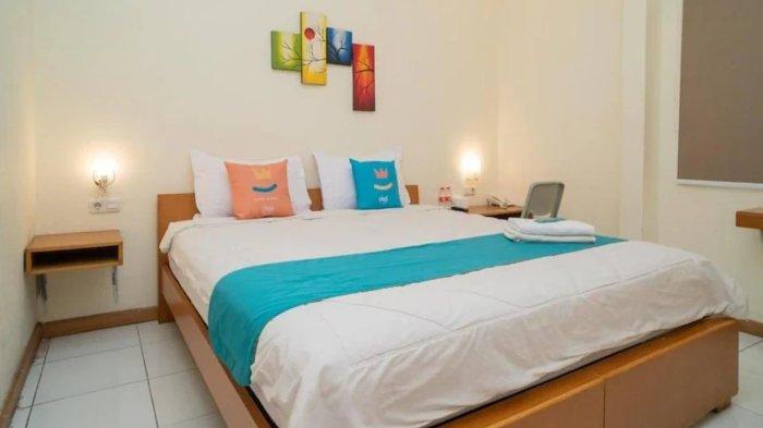 Kamar penginapan di Sans Hotel FiFFa Pisang Kipas Malang, Jawa Timur.