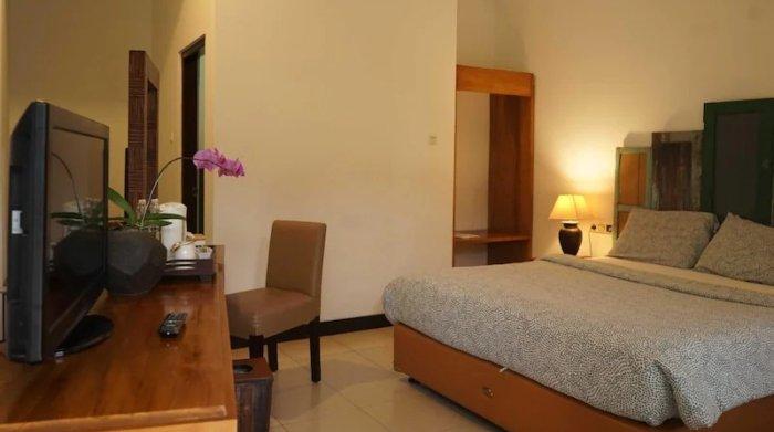Kamar penginapan di Sare Hotel Yogyakarta (Muslim Friendly).