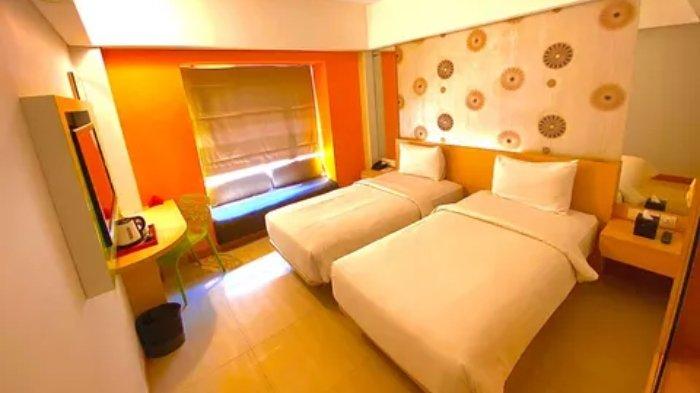 Kamar penginapan di Sun Royal Hotel Kuta.