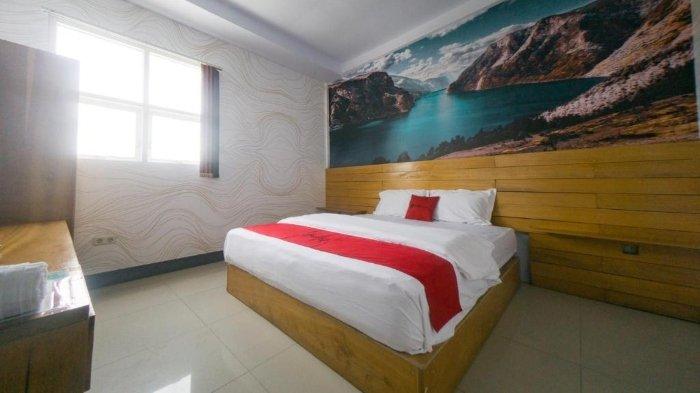 Kamar penginapan di hotel murah RedDoorz Plus Syariah @ Pentadio Gorontalo, Sulawesi Utara.