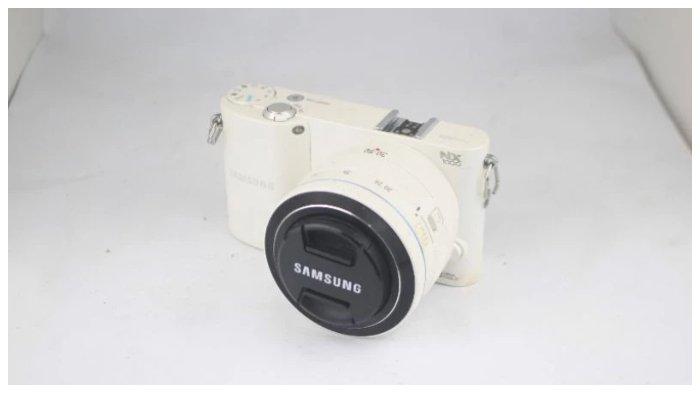 Kamera mirrorless dari produk Samsung NX1000