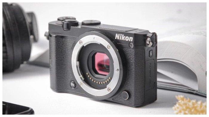 Kamera mirrorless untuk traveling, produk dari Nikon J5 Wifi Touchscreen