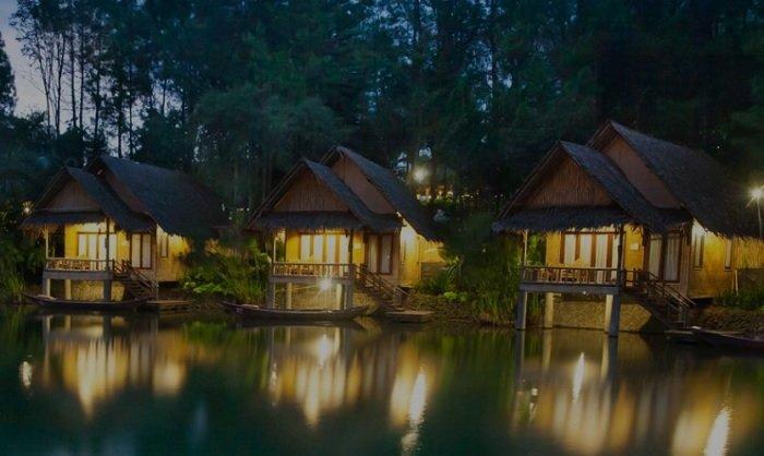 Kampung Sampireun Resort and Spa di Sukakarya, Kecamatan Samarang, Kabupaten Garut, Jawa Barat.
