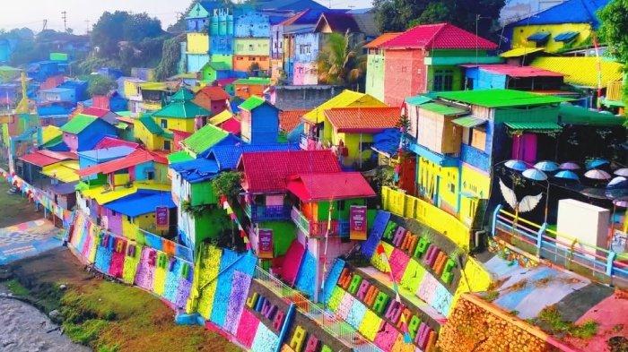 Kampung Warna Warni Jodipan, tempat wisata di Malang, Jawa Timur yang instagramable.