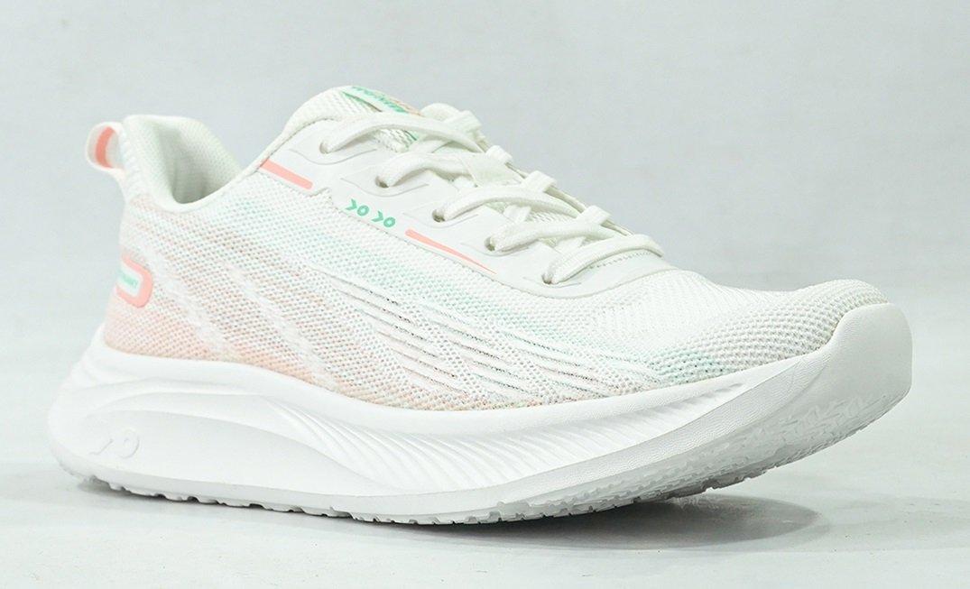 Kanky Yuga Makie, satu sneaker wanita lokal terbaik yang cocok untuk traveling.