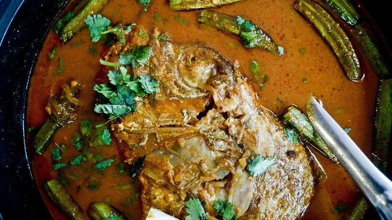 Kari Kepala Ikan, satu makanan khas Singapura.