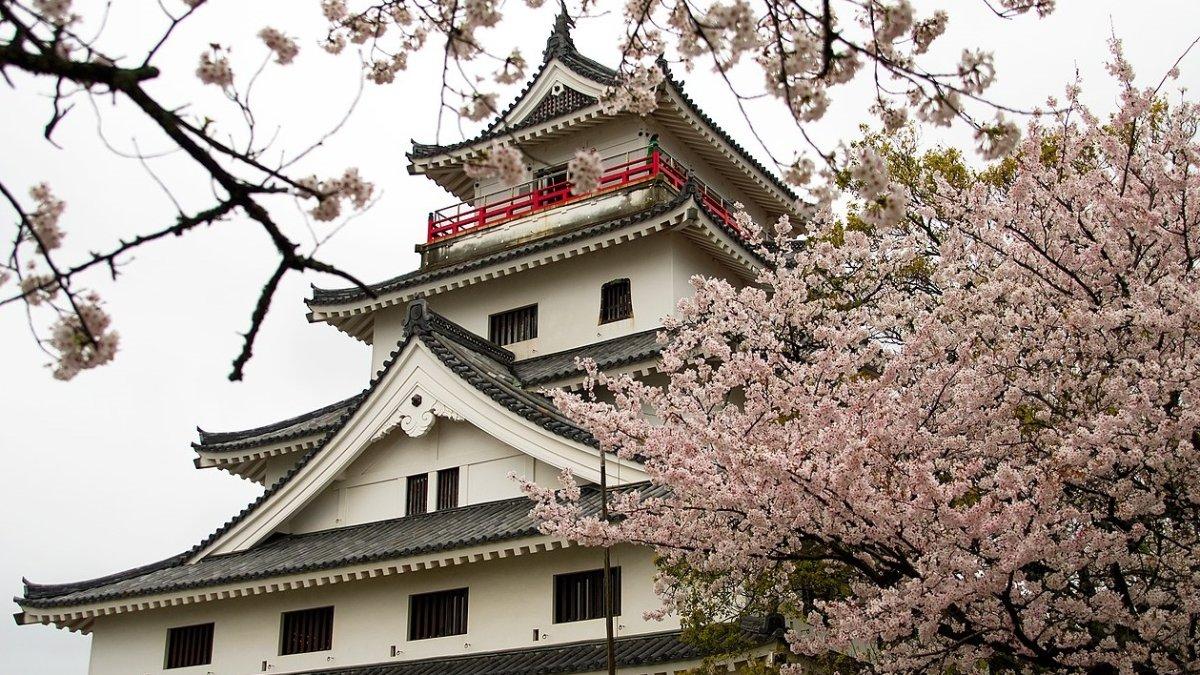 Kastil Karatsu, satu tempat wisata terbaik di Saga Jepang.