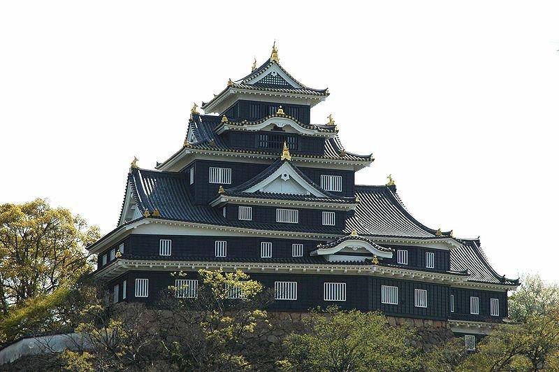 Kastil Okayama, satu kastil di Jepang yang bisa kamu kunjungi.