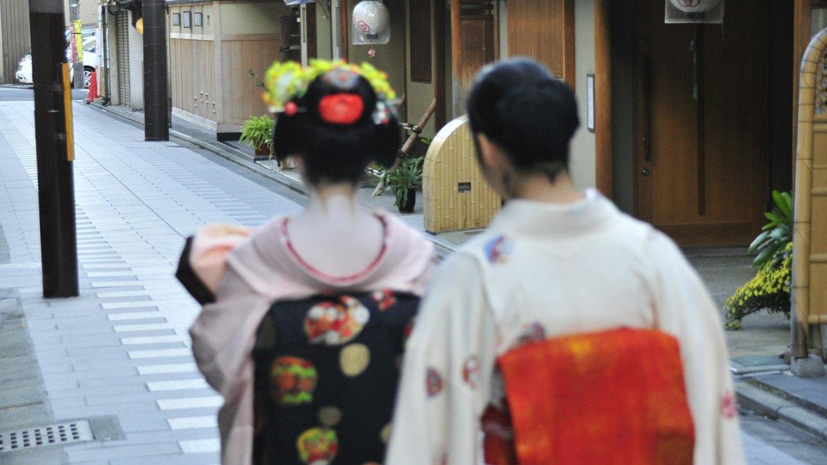 Kawasan Gion Kyoto Jepang yang sering dilewati Geisha.