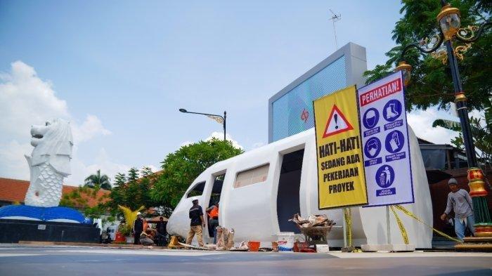 Penampakan replika kereta cepat asal Jepang Shinkansen di Kawasan Sumber Umis Kota Madiun.