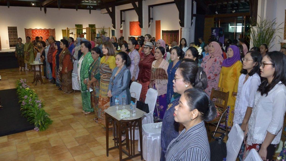Berkebaya jadikan pemersatu bangsa