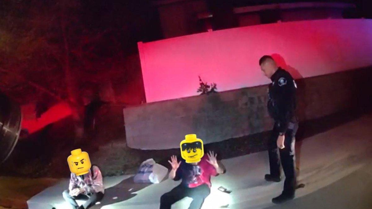 Kepolisian Murrieta di California memposting foto tersangka dengan kepala lego.