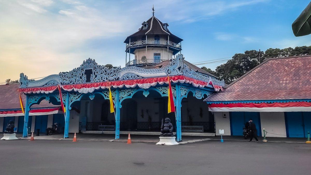 Keraton Surakarta Hadiningrat, tempat wisata di Solo, Jawa Tengah yang cocok dikunjungi bareng orang tua.