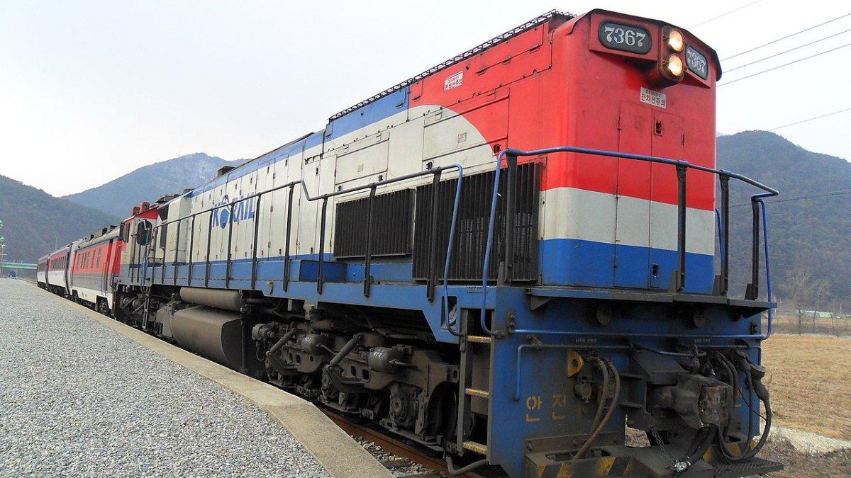 Kereta Mugunghwa di Korea Selatan yang terkenal ramah anggaran.