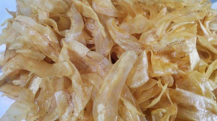 Keripik goroho Mhita Totabuan oleh-oleh khas Gorontalo.