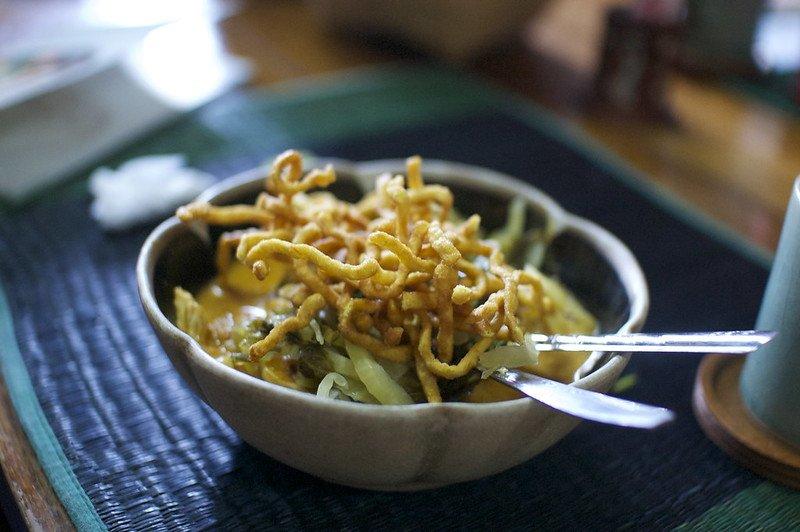 Khao Soi, satu makanan enak di Chiang Mai Thailand.