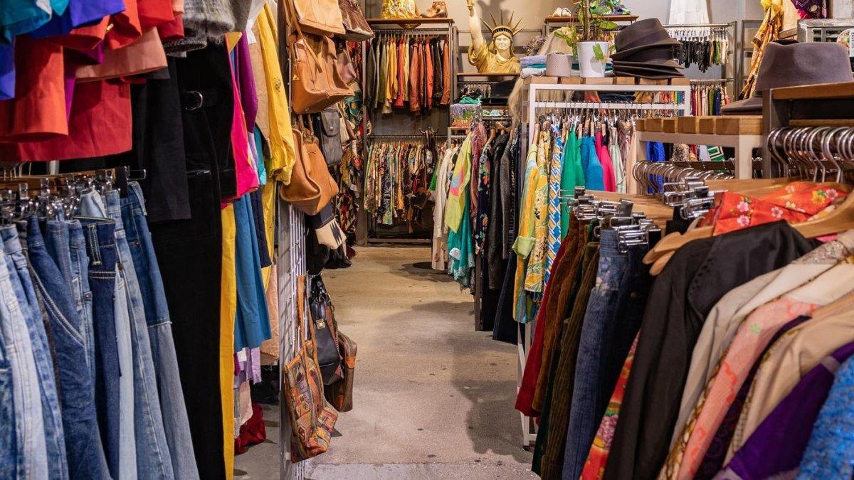 Kiliwatch, satu tempat belanja terbaik di Paris Prancis buat beli oleh-oleh.