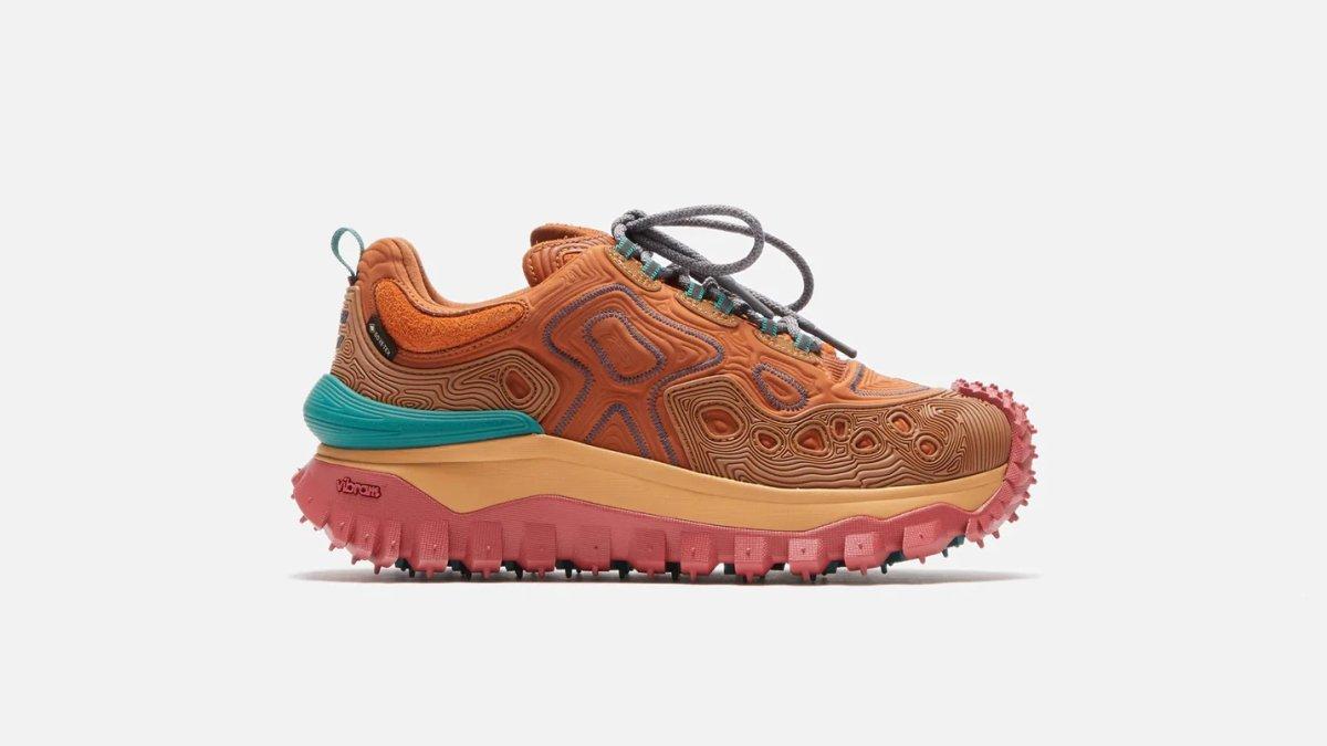 Kith, satu toko sneaker terbaik di Tokyo Jepang buat kamu yang mencari oleh-oleh unik.