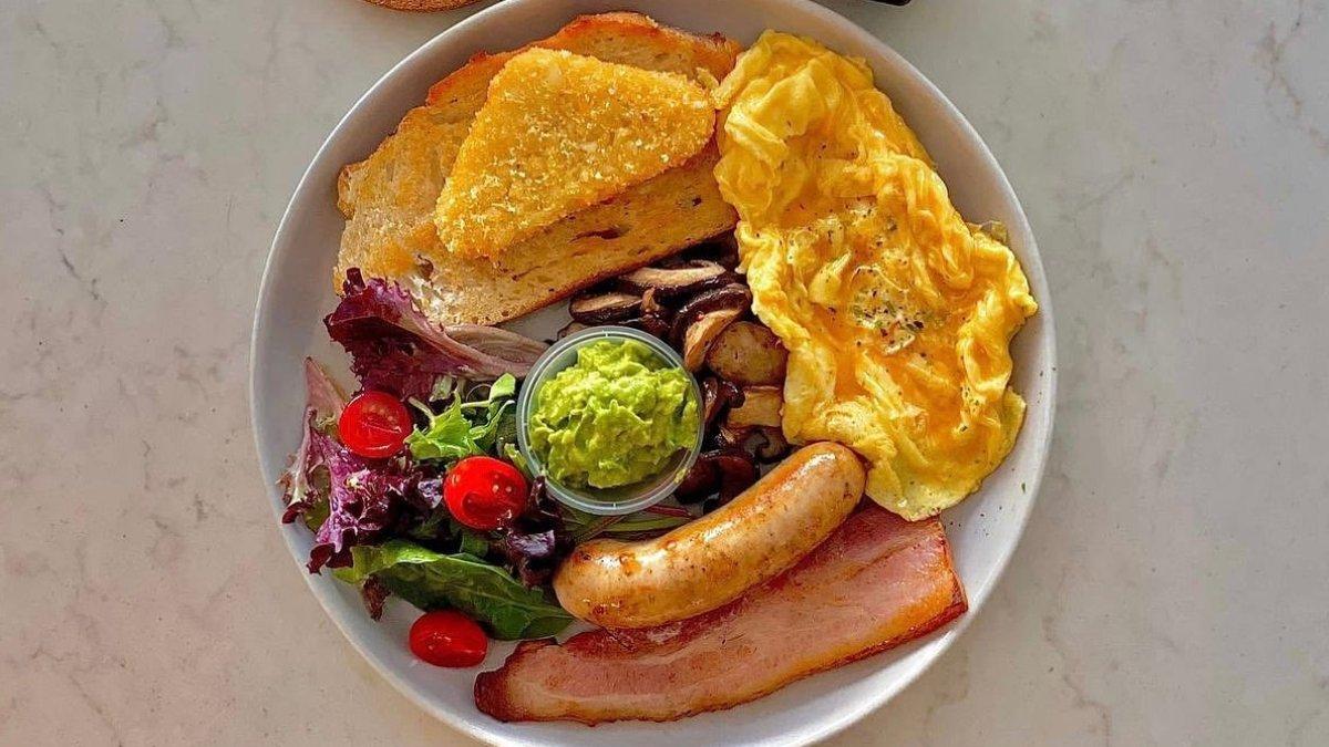 Knockhouse Cafe, satu tempat makan di Singapura buat sarapan enak.