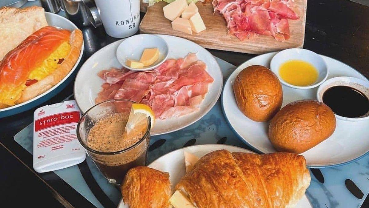 Komunal 88, satu kafe brunch terbaik di Jakarta yang cocok dikunjungi saat makan siang.