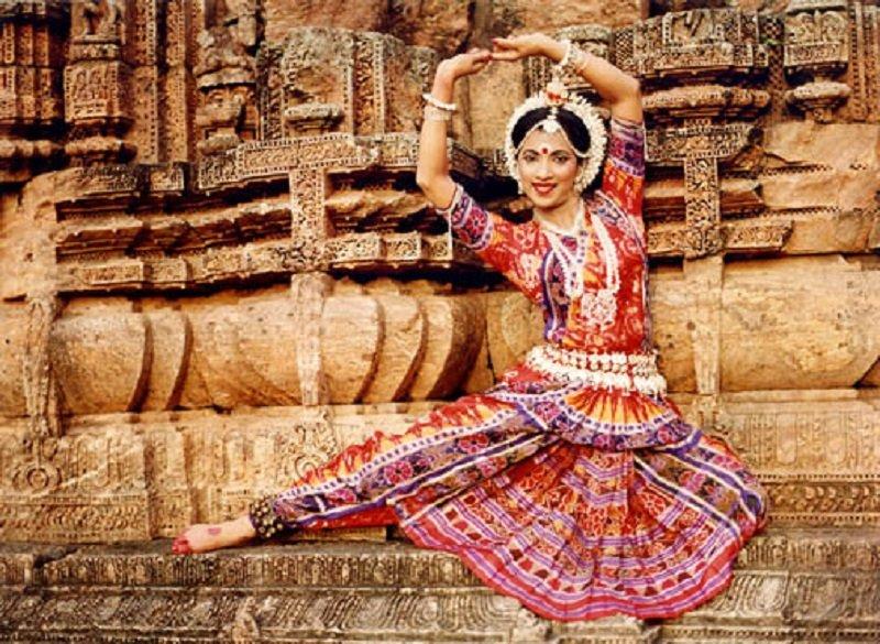 Konark Dance Festival, satu festival terbaik di India yang tak boleh kamu lewatkan saat liburan ke sana.