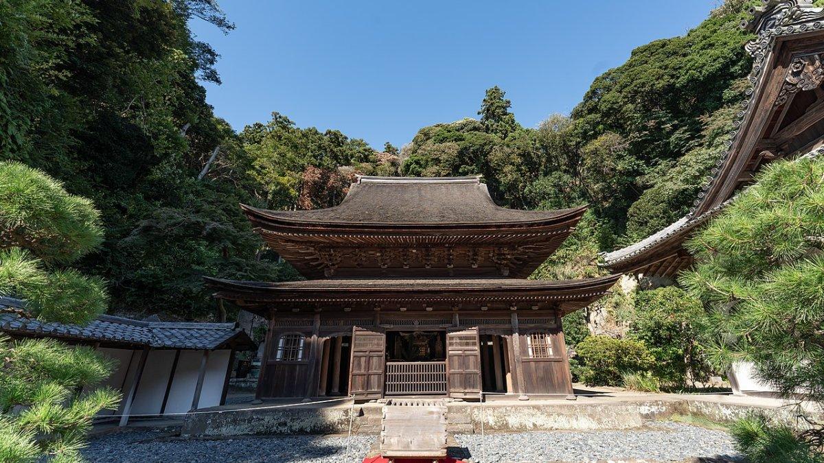 Kuil Engakuji, satu tempat wisata terbaik di Kamakura Jepang.