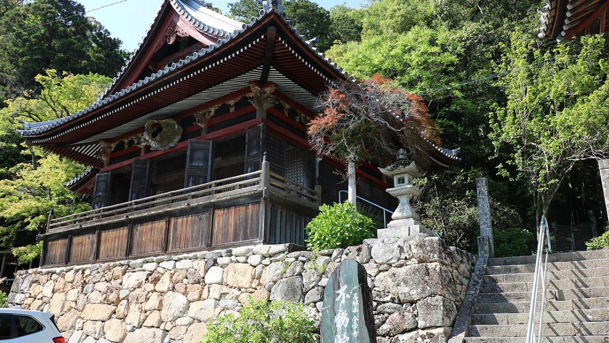 Kuil Fudoin, satu tempat wisata hits di Hiroshima Jepang.
