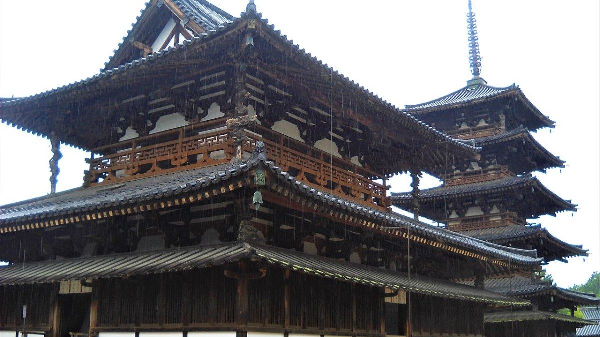 Kuil Horyuji, satu kuil terbaik di Nara Jepang yang menarik buat dijelajahi.