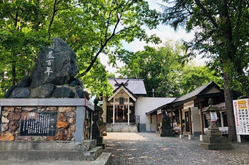 Kuil Hoshioki, satu kuil terbaik di Hokkaido Jepang yang menarik buat dijelajahi.