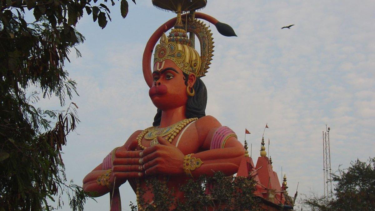 Kuil Jhandewalan Hanuman, satu tempat wisata hits di Delhi India.