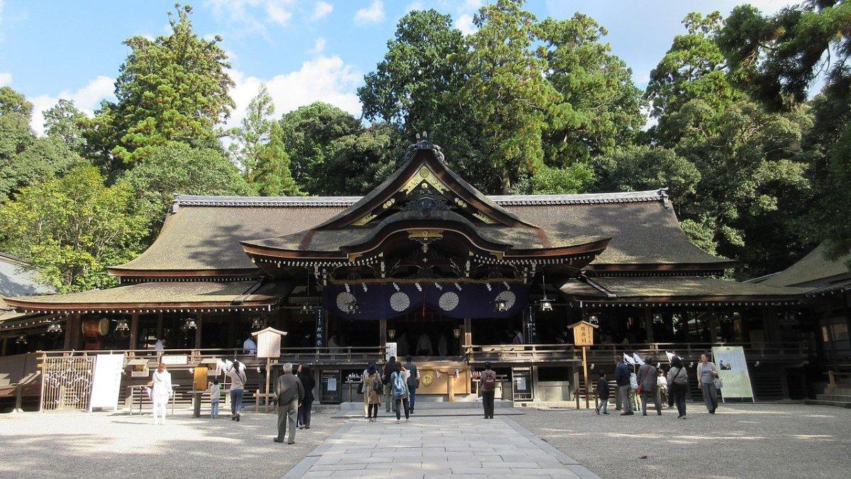 Kuil Ohmiwa, satu kuil terbaik di Nara Jepang yang menarik buat dijelajahi.