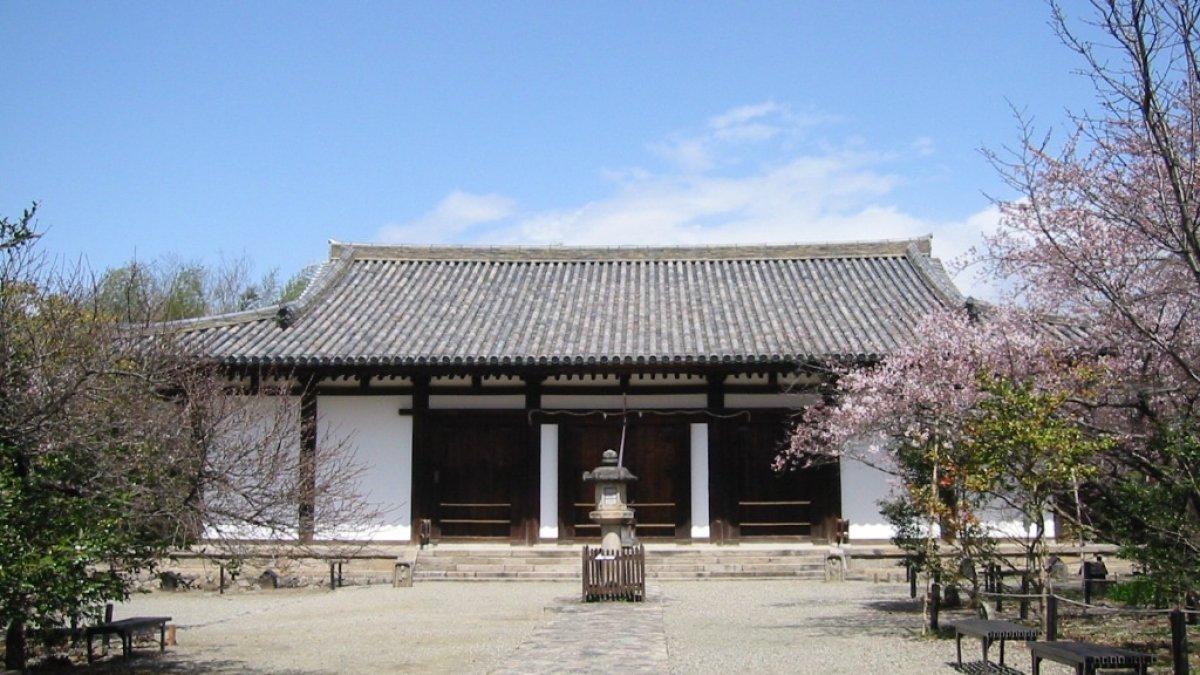 Kuil Shin Yakushiji, satu tempat wisata hits di Nara Jepang buat kamu yang baru pertama kali liburan ke sana.