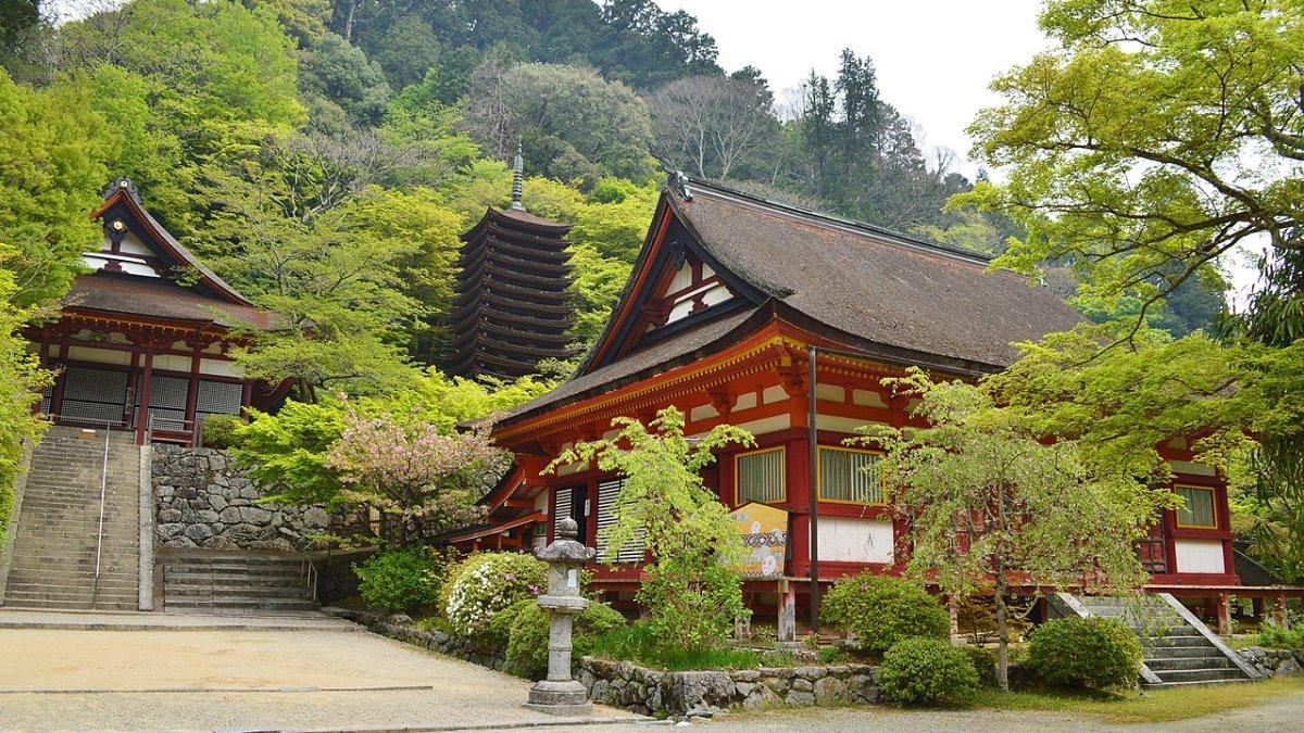 Kuil Tanzan, satu kuil terbaik di Nara Jepang yang menarik buat dijelajahi.