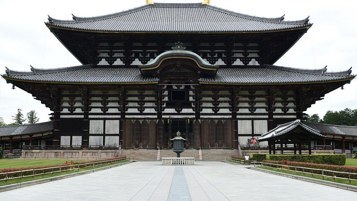 Kuil Todaiji, satu kuil terbaik di Nara Jepang yang menarik buat dijelajahi.